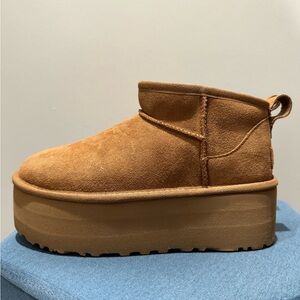 UGG CLASSIC ULTRA MINI PLATFORM